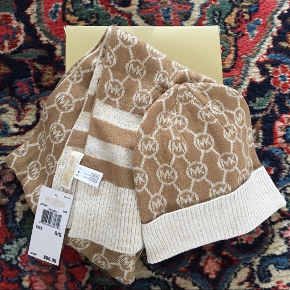 BNWT Michael Kors Hat & Scarf Set